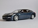 1:18 Welly Platinum Porsche Panamera S 2009 Azul metálico. Subida por Ricardo